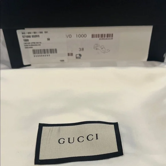 Gucci Black Leather Loafers with Gold Horsebit - Picture 3 of 15